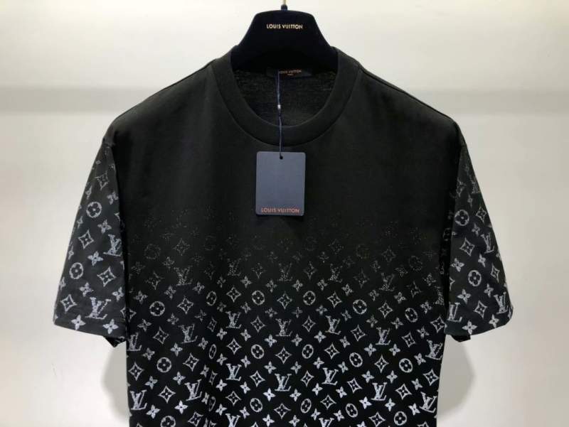 Buy Replica Louis Vuitton Gradient Monogram T-Shirt Black - Buy ...