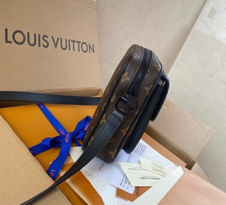 Buy Replica Louis Vuitton M69404 CHRISTOPHER WEARABLE WALLET - Buy ...